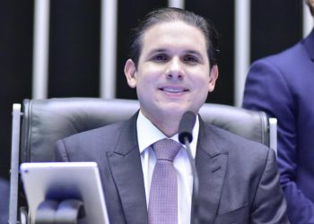 Hugo Motta fala em “priorizar o diálogo”, às vésperas da eleição que deverá elegê-lo presidente da Câmara