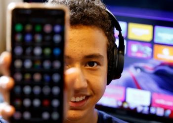 Uma a cada três crianças tem perfil aberto em redes, alerta pesquisa divulgada hoje