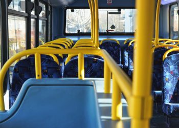 Greve de motoristas de ônibus causa prejuízo de 60% nas vendas do comércio, diz CDL