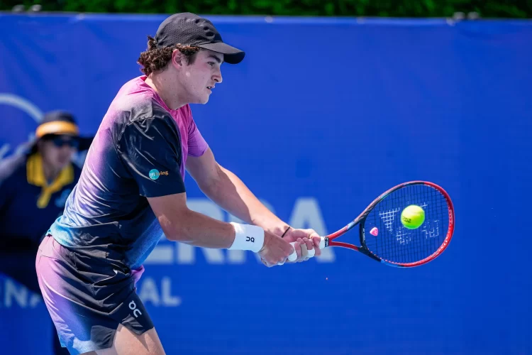 João Fonseca surpreende no Australian Open e avança à próxima fase
