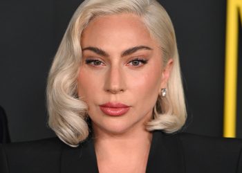 Lady Gaga fará megashow gratuito na Praia de Copacabana em maio