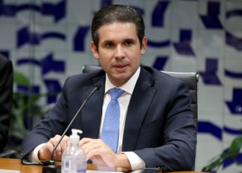 Hugo Motta descarta colocar proposta de impeachment contra Lula em votação