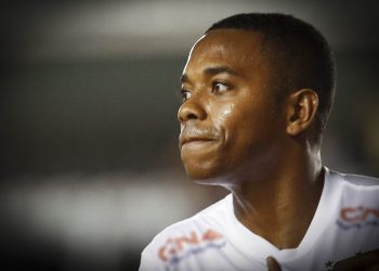 Defesa de Robinho recorre ao STF para suspender ordem de prisão