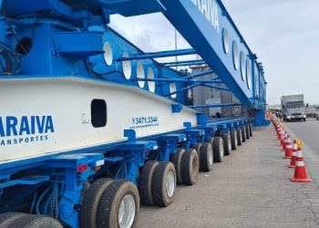 Carreta com transformador gigante chega à Paraíba