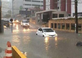 João Pessoa e mais 120 cidades da Paraíba estão sob alerta de fortes chuvas