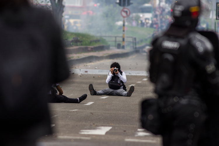 Brasil: O reality show da violência, onde a sobrevivência é o prêmio