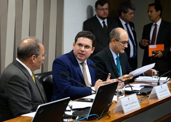 Câmara dos Deputados deve discutir redução da jornada de trabalho nos próximos dias, diz Hugo Motta