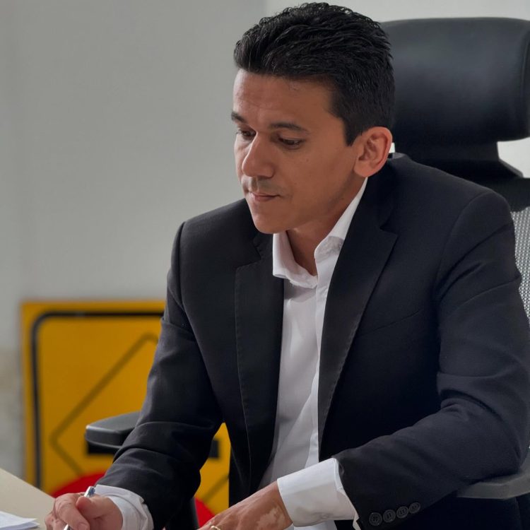 Gestão Jackson Alvino completa 100 dias com obras, reajustes salariais e anúncio do São João 2025 em Santa Rita