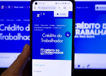 Trabalhador com carteira assinada pode contratar consignado direto pelo app do banco a partir de sexta