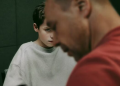 Série “Adolescência” sacode pais, filhos e certezas: amar não é o bastante, e quem disser que é… nunca teve um filho de 14 anos