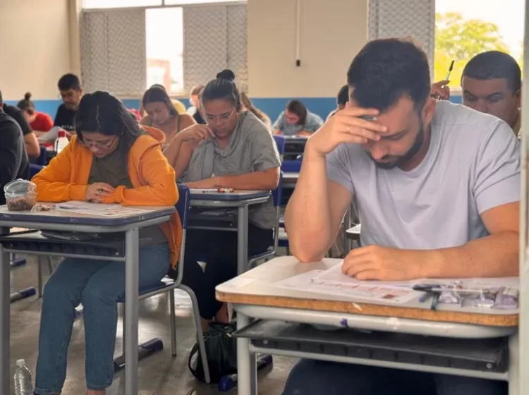 Concurso em São João do Rio do Peixe oferece 215 vagas e salários de até R$ 5 mil