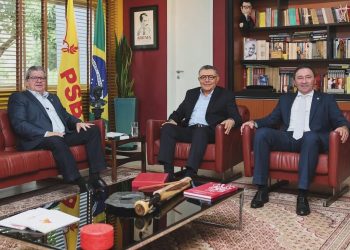 PSB anuncia candidatura de João Azevêdo ao Senado nas eleições de 2026