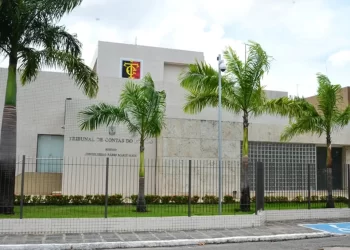 Prefeitura de Bayeux contratou 22 advogados e ignorou concursados, diz auditoria do TCE