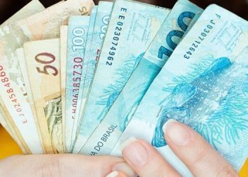 Salário mínimo pode ir a R$ 1.627 em 2026