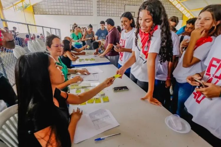 João Pessoa cria programa que pode pagar até R$ 200 mensais para alunos da rede pública