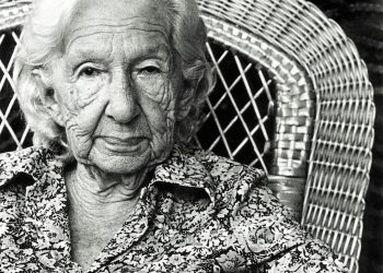 Cora Coralina: a poesia que veio do fogão