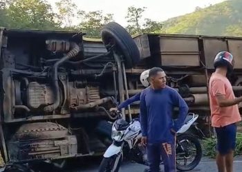 Ministério Público investiga acidente com ônibus escolar que deixou dois estudantes mortos, na Paraíba