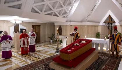 Funeral do papa Francisco será no sábado com presença de Trump, Zelensky, Lula e Milei