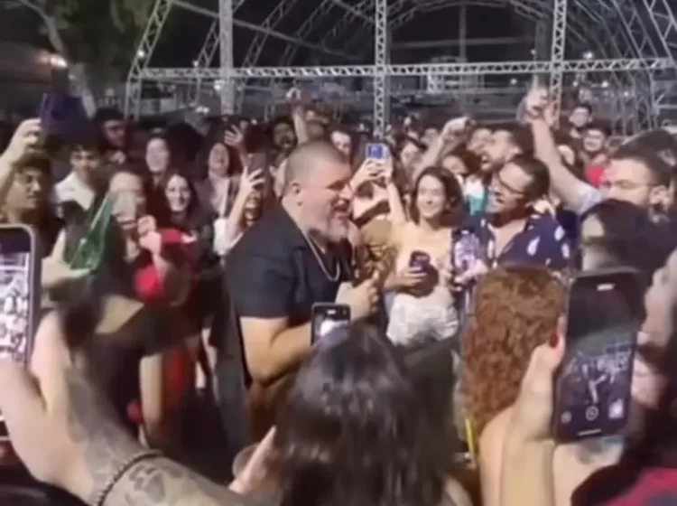 Polícia encerra show de Seu Pereira após denúncia de som alto; artista critica ação