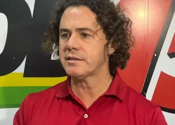 Veneziano defende retorno de Cássio Cunha Lima às eleições de 2026 e promete articulação para convencê-lo