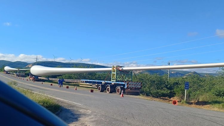 BR-230 terá trechos interditados na Paraíba para transporte de pás eólicas