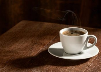 Quando o café vem com “surpresas”: marcas populares são reprovadas por conter ingredientes impróprios