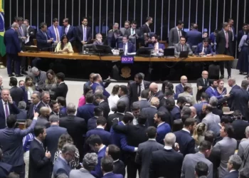 Câmara aprova aumento de deputados federais para 531 e evita perda de cadeiras para Paraíba