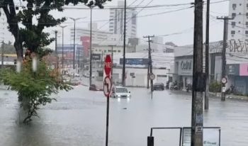 João Pessoa registra quase 200 mm de chuva em 48h e vive caos com alagamentos e resgates