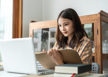 MEC proíbe ensino 100% a distância em cinco graduações e regulamenta nova política para EAD