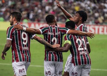Fluminense vence na Sul-Americana, mas bastidores esquentam com veto a Thiago Silva