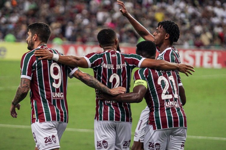Fluminense vence na Sul-Americana, mas bastidores esquentam com veto a Thiago Silva