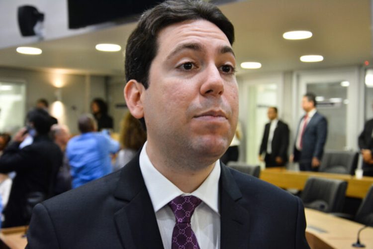 Felipe Leitão anuncia filiação ao Republicanos e aponta Adriano Galdino como candidato ao Governo da PB em 2026