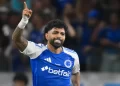 Gabigol marca contra o Flamengo no reencontro com o ex-clube, mas opta pelo silêncio na comemoração