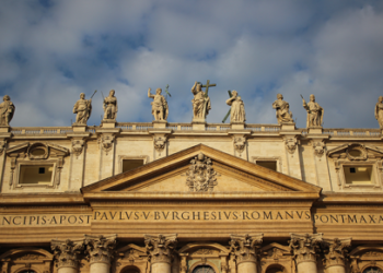 De diácono a papa: quem é quem na hierarquia católica