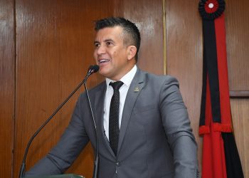 Homem invade Câmara de João Pessoa com faca e ameaça vereador; caso está sob investigação