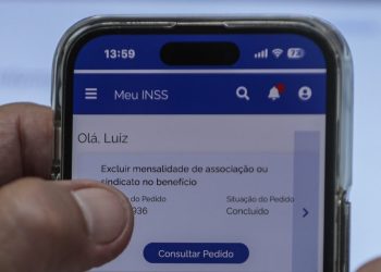 INSS começa a notificar aposentados sobre descontos indevidos em benefícios; veja como consultar