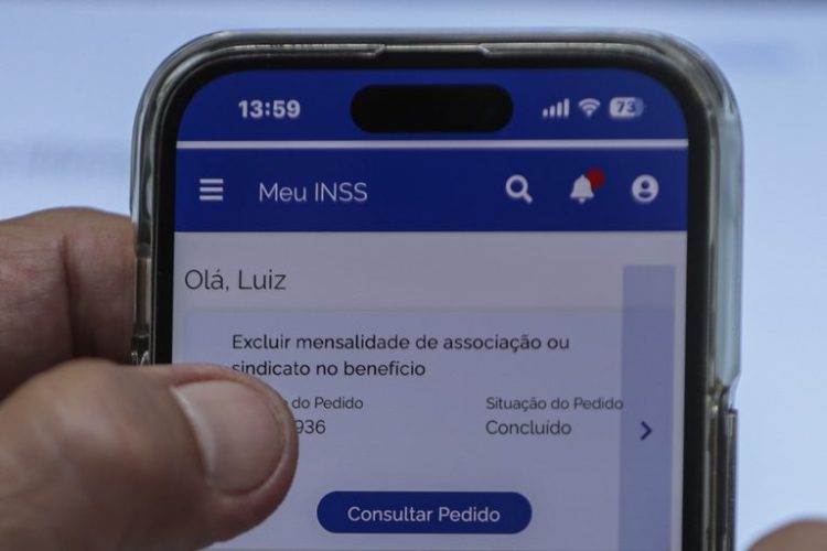 INSS começa a notificar aposentados sobre descontos indevidos em benefícios; veja como consultar