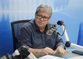 João Azevêdo evita polêmica e responde Adriano Galdino: “Nosso foco é na gestão”