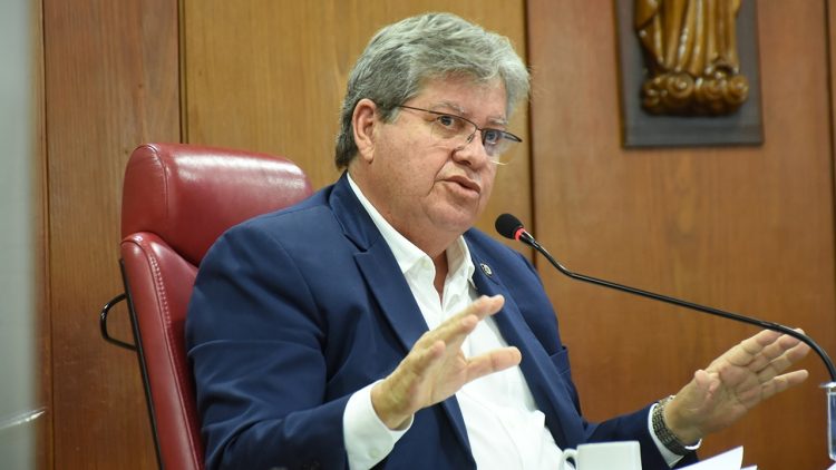João Azevêdo joga para o Progressistas decisão sobre candidatura de Lucas ou Cícero em 2026