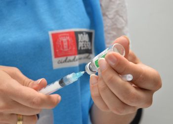 João Pessoa inicia vacinação contra Influenza para trabalhadores da saúde