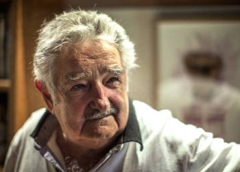 Velório de José Mujica é estendido para a despedida de Lula: homenagem a um ícone da política latino-americana