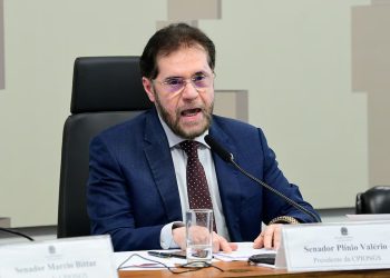 Senador ataca, ministra se retira: o desrespeito de Plínio Valério e a resposta de Marina Silva