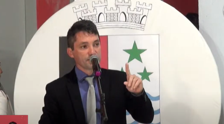 Presidente da Câmara de cidade paraibana diz que mulher deveria apanhar e depois pede desculpas durante sessão