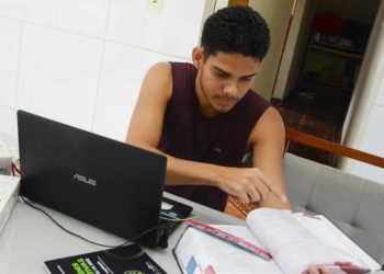 Programa oferece bolsa de até R$ 506 para estudantes de João Pessoa