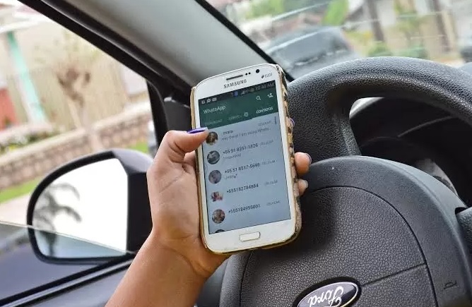 Uso do celular ao volante cresce na Paraíba e já é a 3ª maior infração de trânsito, alerta Detran-PB
