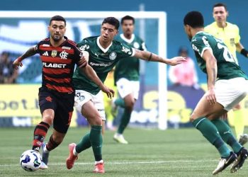 No Allianz, o Flamengo cala o Palmeiras e acende o Brasileirão