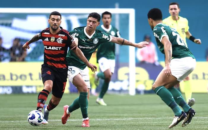 No Allianz, o Flamengo cala o Palmeiras e acende o Brasileirão