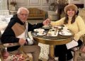 Carlos Alberto de Nóbrega comemora sete anos de casamento em Gramado ao lado da esposa Renata Domingues