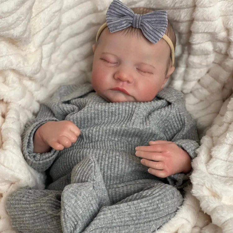 Uso indevido de bebê reborn para obter atendimento preferencial em serviços públicos pode gerar muita de R$ 15 mil em João Pessoa