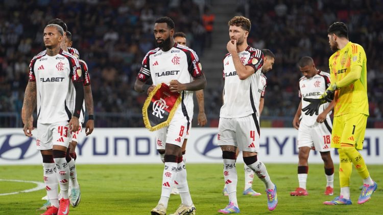 Tentativa de assalto a jogadores do Flamengo reacende debate sobre segurança e limites nas redes sociais